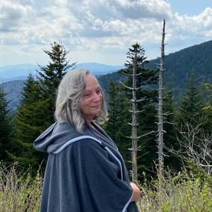 Meet your Posher, Catherine